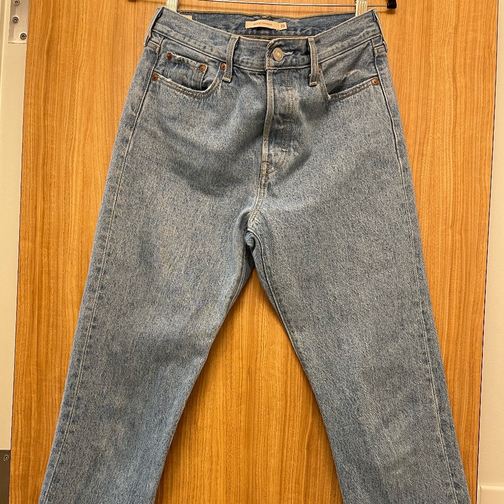Levi's Premium Wedgie Straight Fit Jeans - Picture 4 of 8